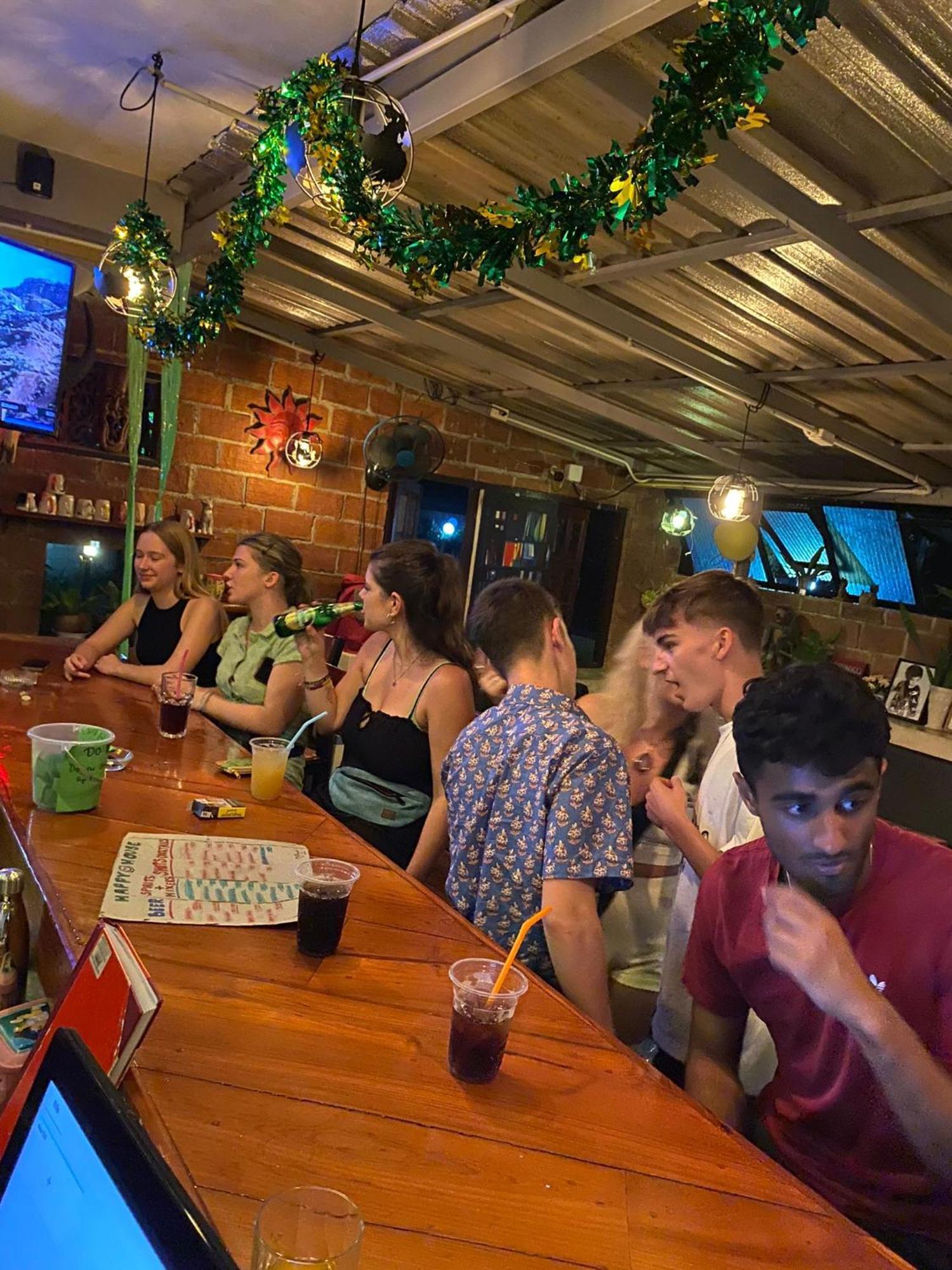 パーイ Happy House Backpackersホステル エクステリア 写真